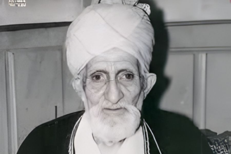 A rare picture of Mirak Sahib